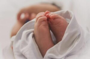 Mia figlia di cinque anni faceva il bagno insieme a mio marito. Rimanevano lì dentro per più di un’ora. Una volta le chiesi: