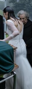 La sposa non corse nel cimitero per dire addio.
