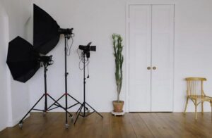 Erano passate appena quattro settimane dal matrimonio di mia figlia quando ricevetti una telefonata inattesa. Dall’altra parte della linea c’era la fotografa della cerimonia.