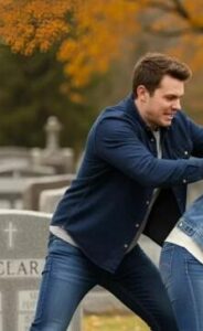 Al cimitero, Lucas mi spinse contro una lapide gridando: «Questo è il tuo posto!»