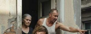 Mi hanno cacciata da casa due giorni dopo il cesareo… dicendo che mio fratello aveva bisogno della mia stanza. E poi è successo qualcosa che nessuno si aspettava