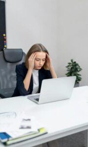 Sono stata licenziata perché ho il cancro. Ma quello che è successo in ufficio una settimana dopo ha scioccato la dirigenza, le risorse umane e persino me...