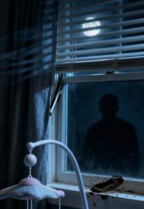 “Non è al sicuro…” — La notte in cui mia figlia mi salvò