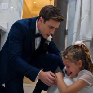 Al suo matrimonio, lo sposo scoprì una bambina nascosta nella vasca da bagno... e la sua confessione rivelò il segreto della sposa.